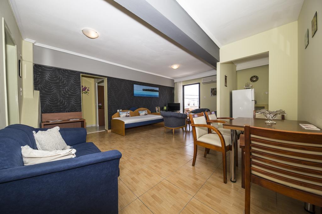 Park Apartment Paralia Dionisiou Zewnętrze zdjęcie